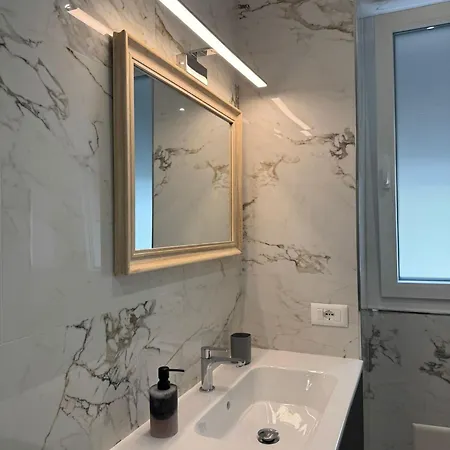 Apartment Rebecca's - Anzio, Sea View & Private Parking *